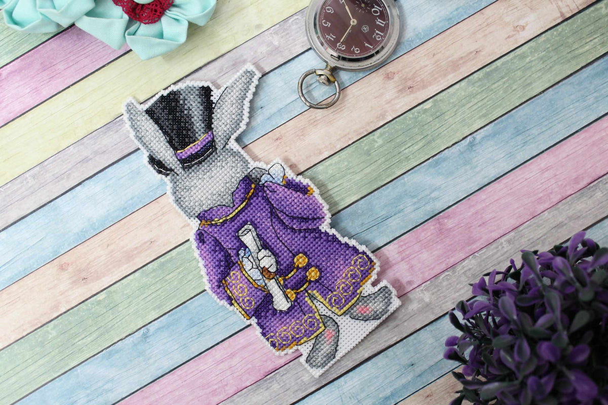 Alice in wonderland the rabbit Cross stitch brooch Canvas Plastik