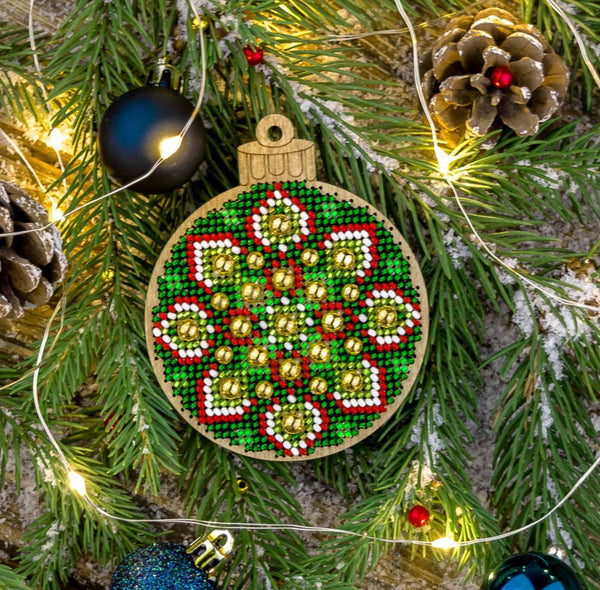 Bead Embroidery Kit On Wood, Christmas decoration, Wonderland Crafts FLK-395