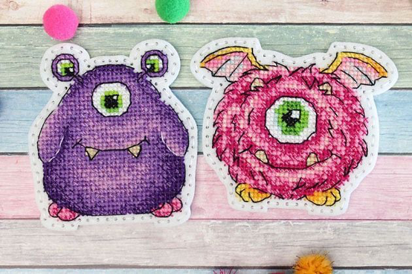 Monsters. Magnets/bages. Cross stitch kit with felt base. MP Studio T-1011