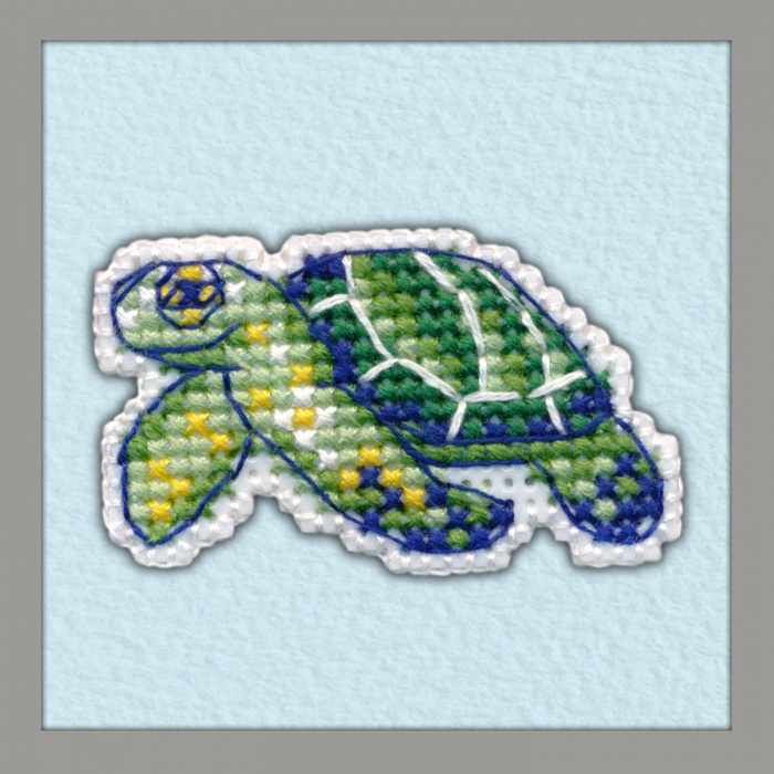 Turtle Pin. Mini Embroidery Kit on Plastic Canvas Oven 1097