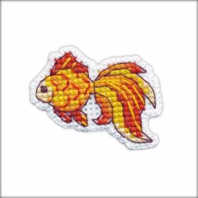 Gold Fish Pin. Mini Embroidery Kit on Plastic Canvas Oven 1225