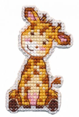 Giraffe  Pin. Mini Embroidery Kit on Plastic Canvas Oven 1320
