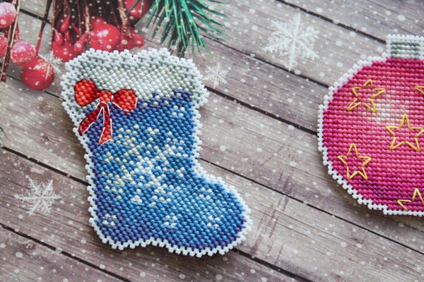 Christmas- Decoration. Magnets Cross stitch kit on plastic canvas. MP Studio P-461