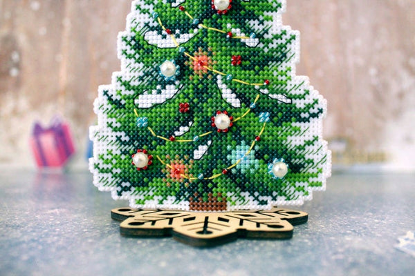 Christmas Tree.  2D  Cross stitch kit on plastic canvas. MP Studio P-453