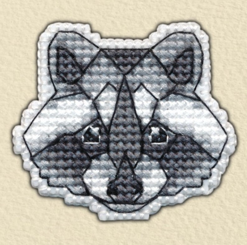 Raccoon Pin. Mini Embroidery Kit on Plastic Canvas Oven 1094