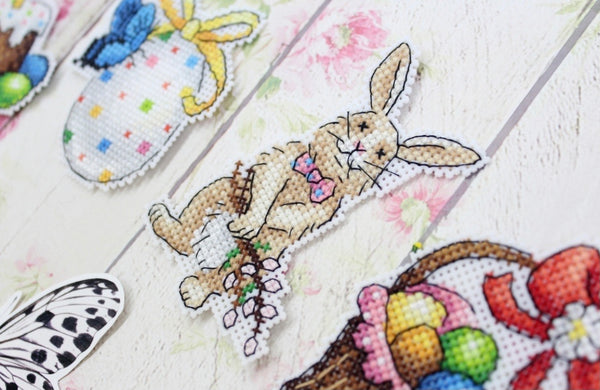 Easter Magnets  Cross stitch kit on plastic canvas. MP Studio M-407